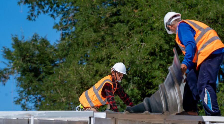 Professional gutter cleaning in Volcano, CA